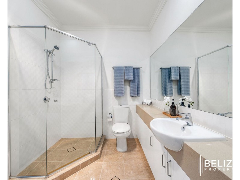 8 Windward Place, Jacobs Well QLD 4208