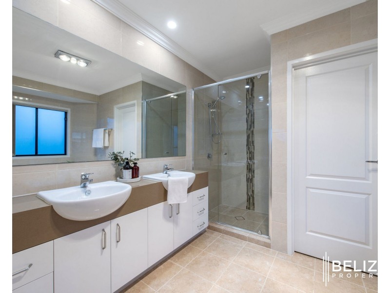 8 Windward Place, Jacobs Well QLD 4208