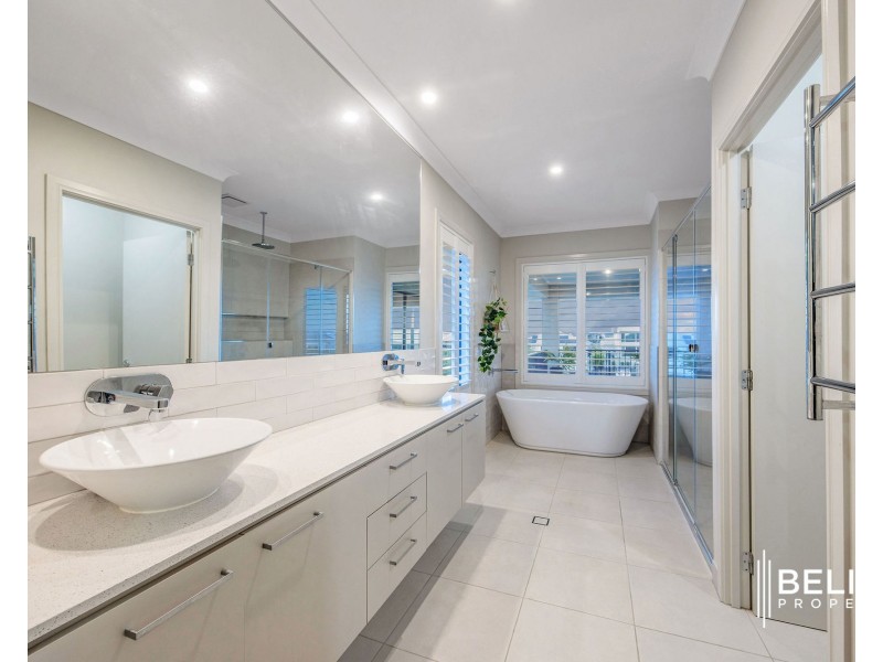 25 Poinciana Place, Jacobs Well QLD 4208
