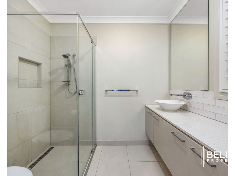 25 Poinciana Place, Jacobs Well QLD 4208