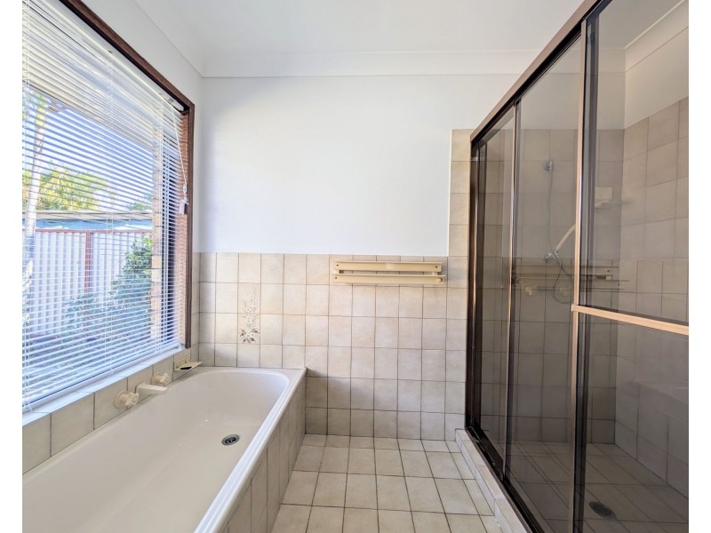 28 Killowill Avenue, Paradise Point QLD 4216