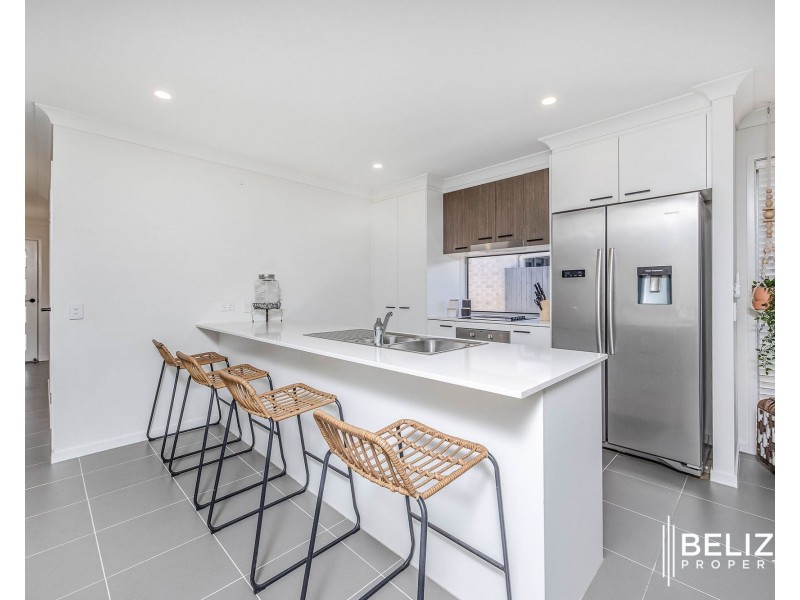 10 Seabright Circuit, Jacobs Well QLD 4208