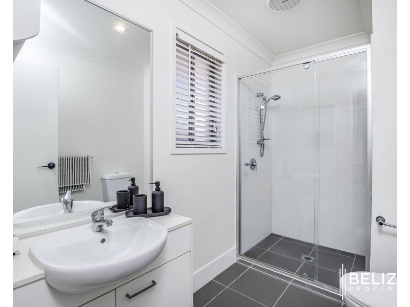 10 Seabright Circuit, Jacobs Well QLD 4208