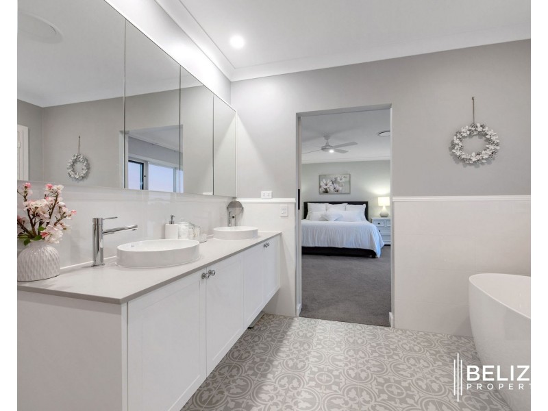 140 Paradise Parade, Jacobs Well QLD 4208