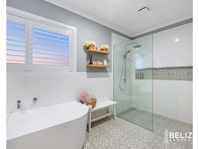 140 Paradise Parade, Jacobs Well QLD 4208