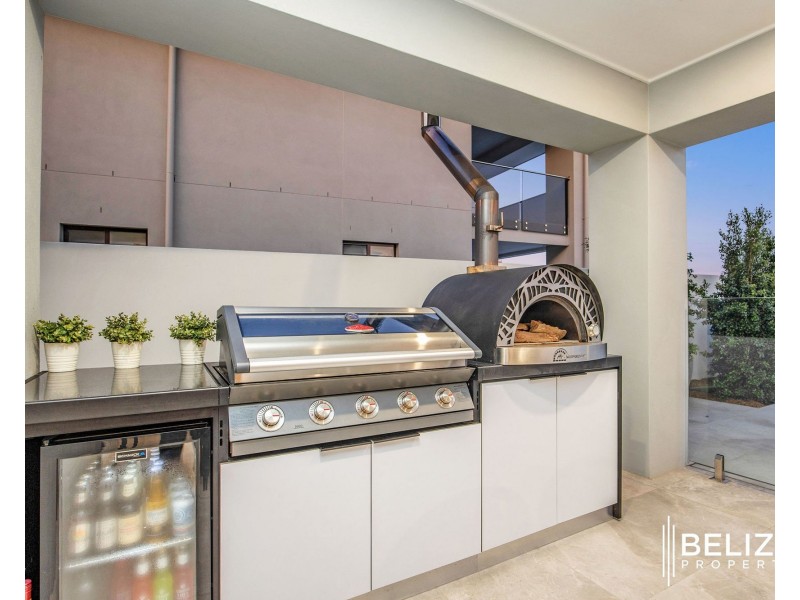 140 Paradise Parade, Jacobs Well QLD 4208