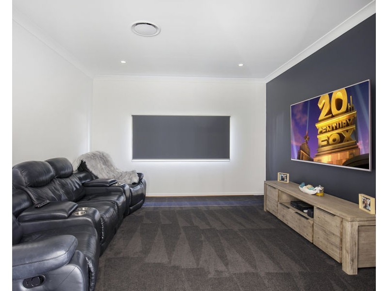 24 Paradise Parade, Jacobs Well QLD 4208