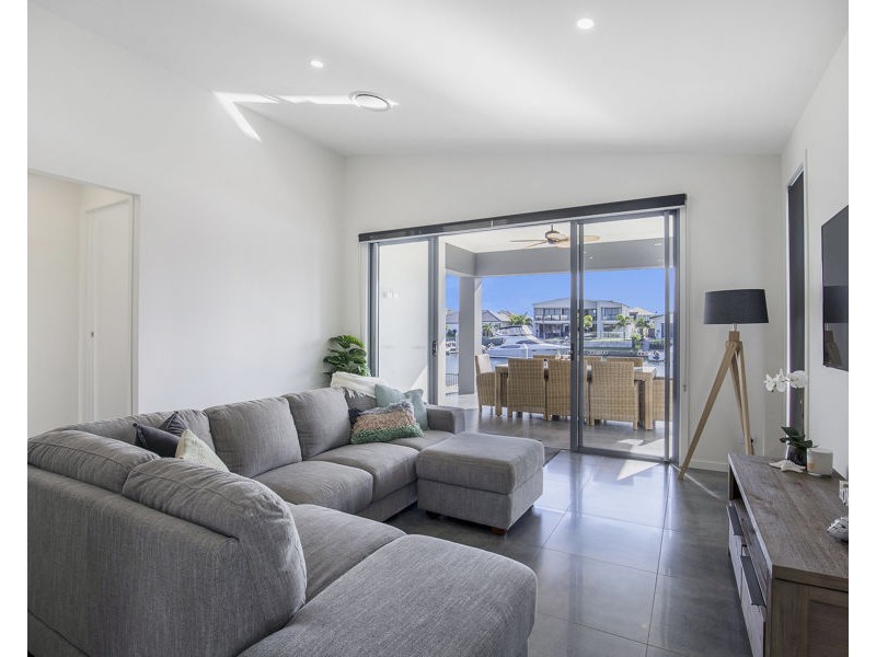24 Paradise Parade, Jacobs Well QLD 4208