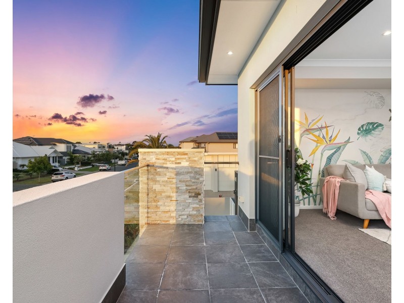 35 Poinciana Place, Jacobs Well QLD 4208