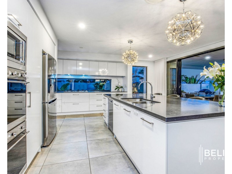 33 Poinciana Place, Jacobs Well QLD 4208