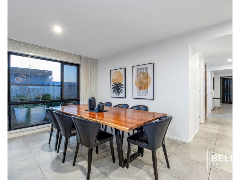 33 Poinciana Place, Jacobs Well QLD 4208