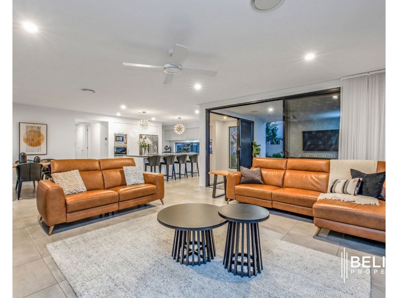 33 Poinciana Place, Jacobs Well QLD 4208