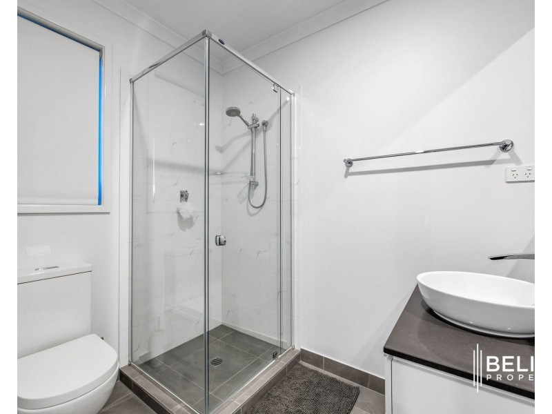 33 Poinciana Place, Jacobs Well QLD 4208