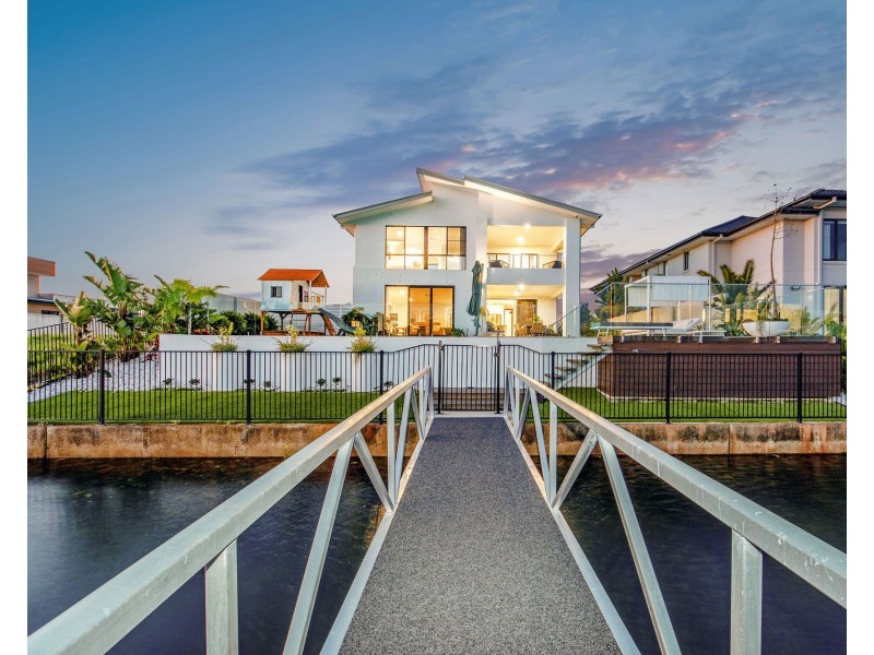 33 Poinciana Place, Jacobs Well QLD 4208