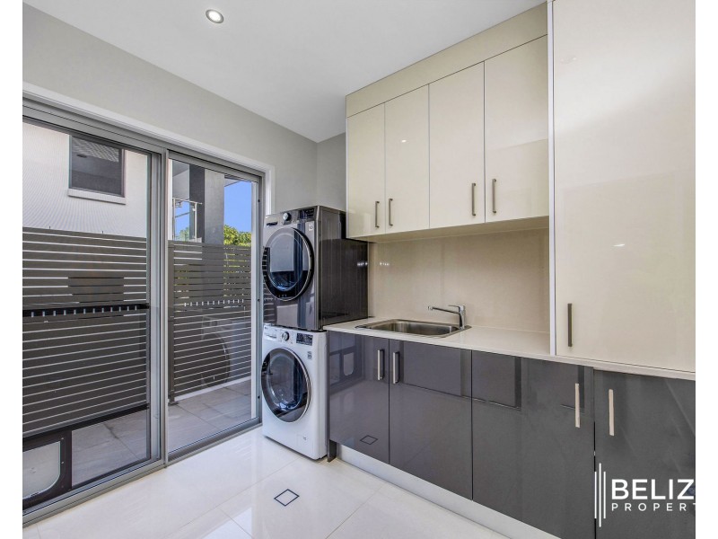 7 Sunset Place, Jacobs Well QLD 4208