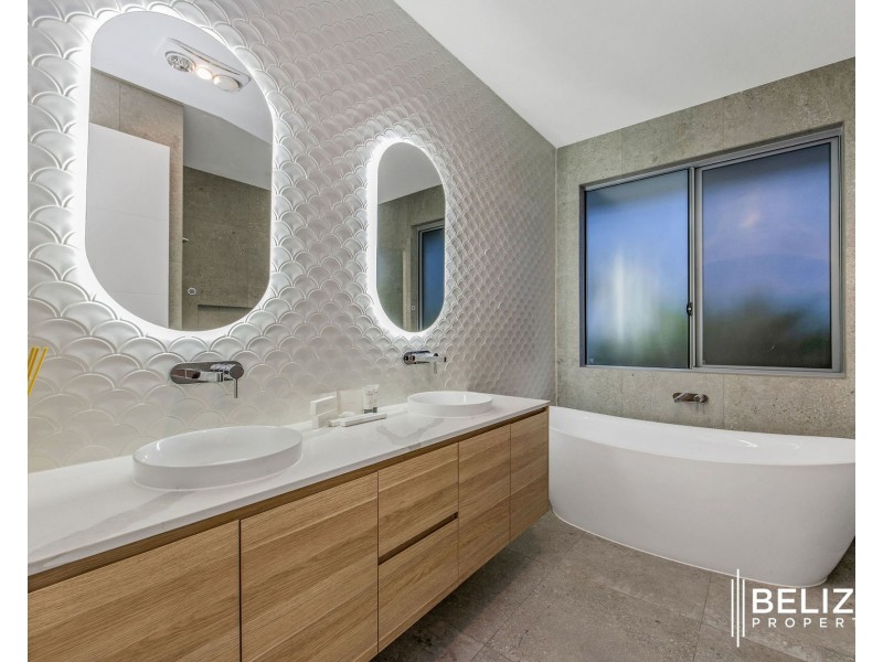 6 Frangipani Court, Jacobs Well QLD 4208