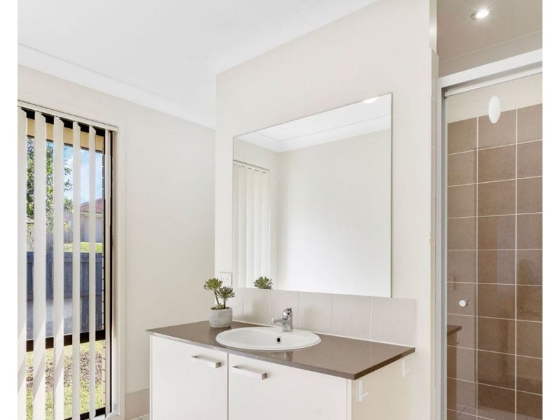 1 Wolvesey Close, Ormeau QLD 4208