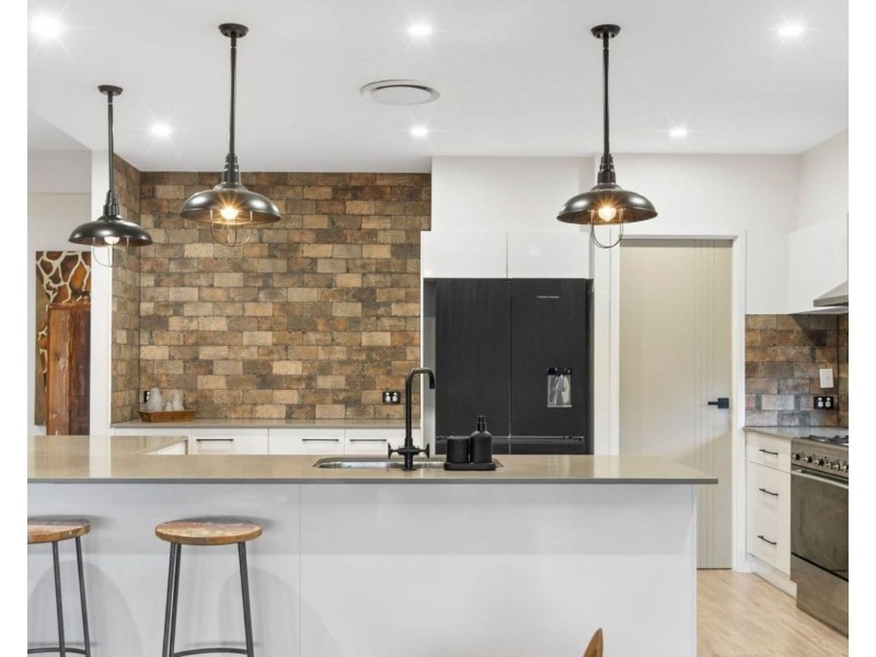 25 Marina Parade, Jacobs Well QLD 4208