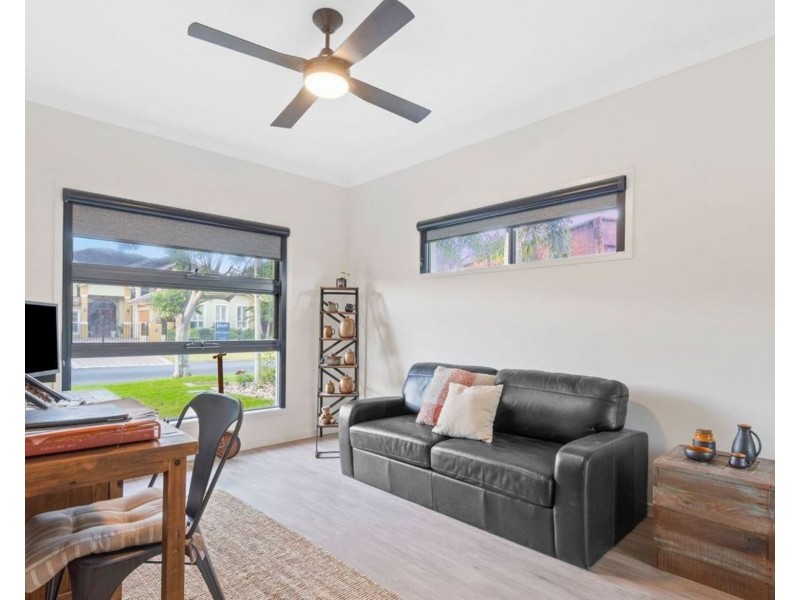 25 Marina Parade, Jacobs Well QLD 4208