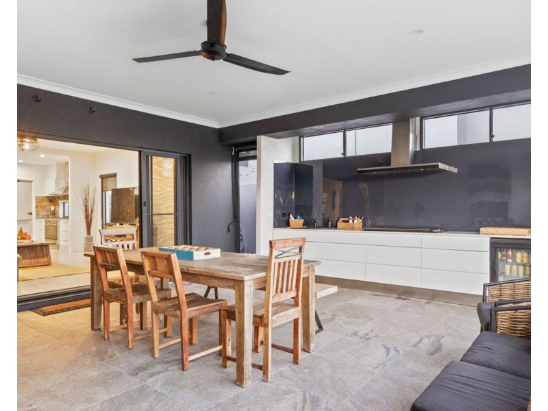 25 Marina Parade, Jacobs Well QLD 4208