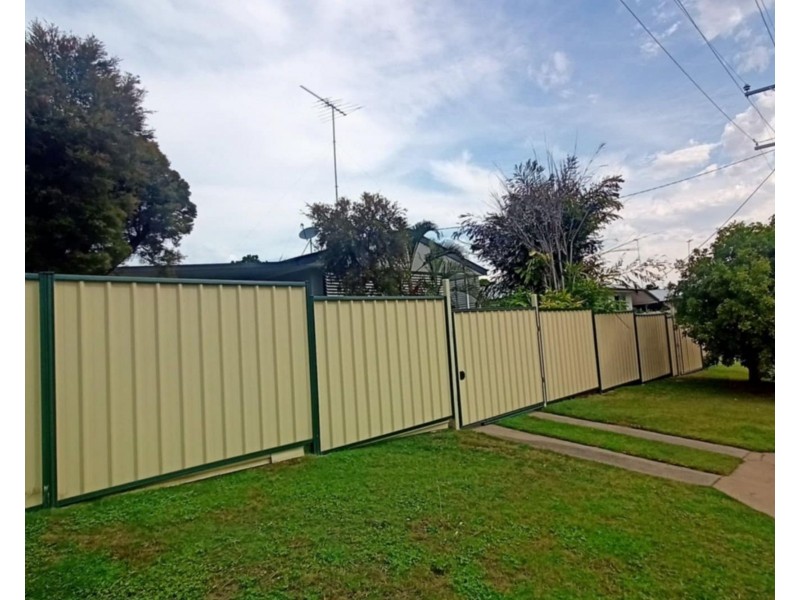 8 Burnham Street, Moura QLD 4718