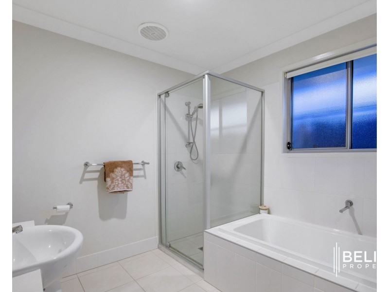 21 Helmore Road, Jacobs Well QLD 4208