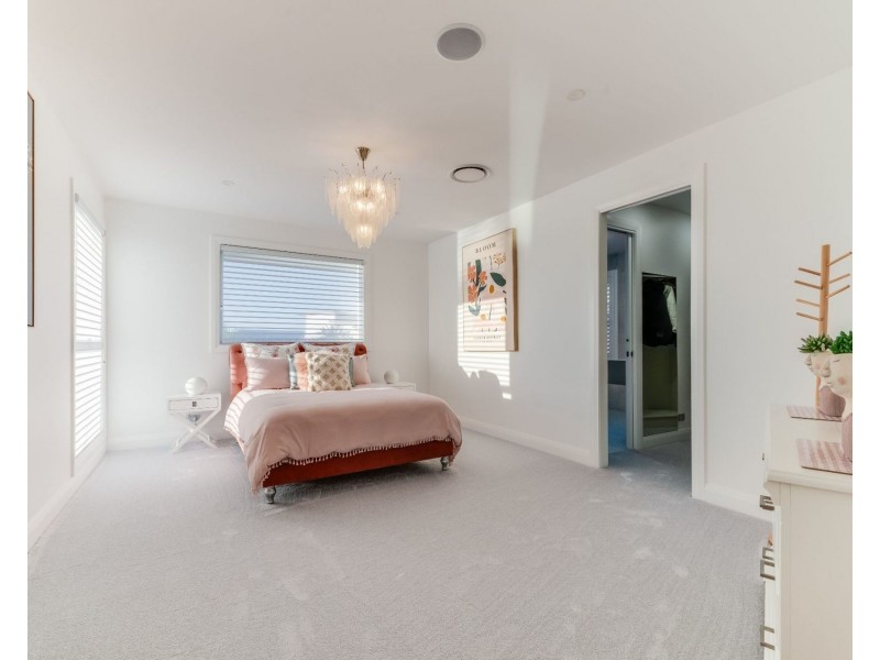 38 Sundown Place, Jacobs Well QLD 4208