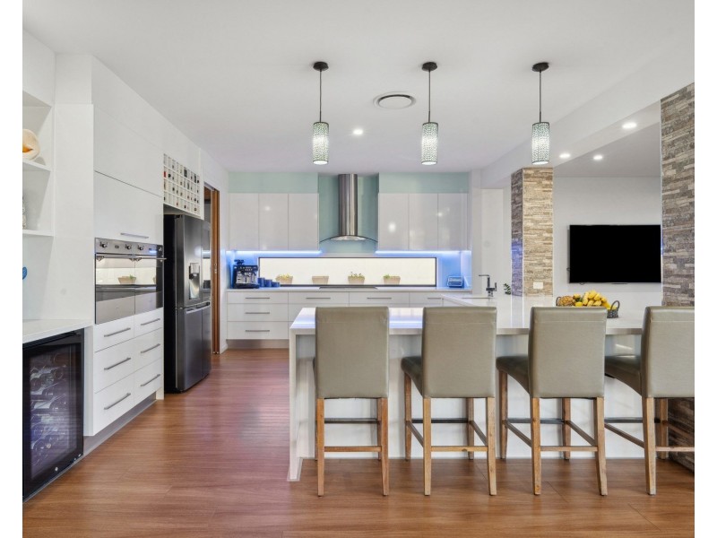 20 Windward Place, Jacobs Well QLD 4208
