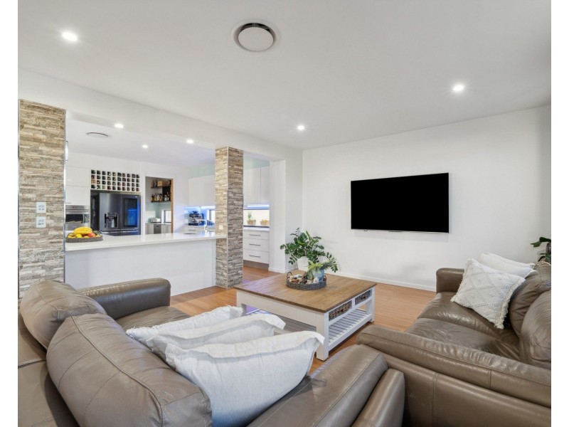 20 Windward Place, Jacobs Well QLD 4208