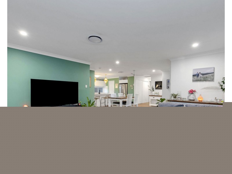 31 Pelican Parade, Jacobs Well QLD 4208