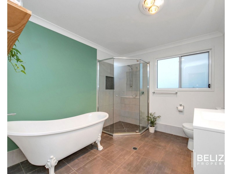 31 Pelican Parade, Jacobs Well QLD 4208