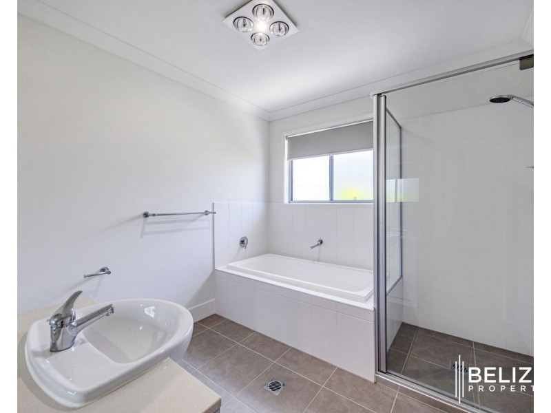 54 Bayside Avenue, Jacobs Well QLD 4208