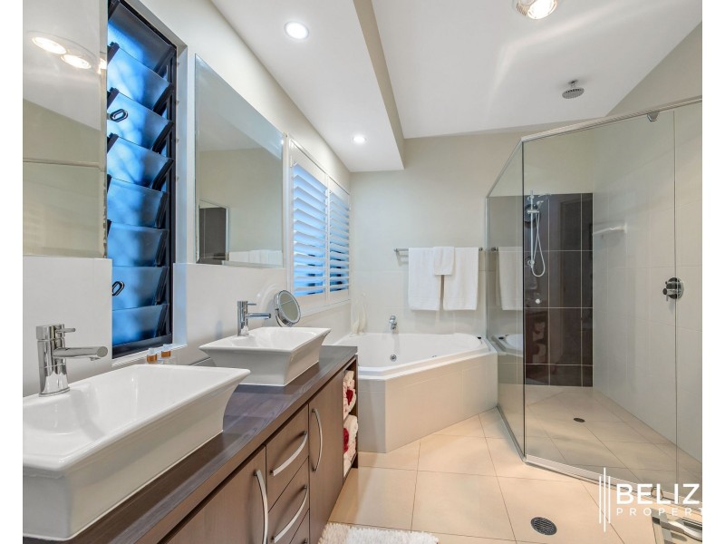 40 Marina Parade, Jacobs Well QLD 4208