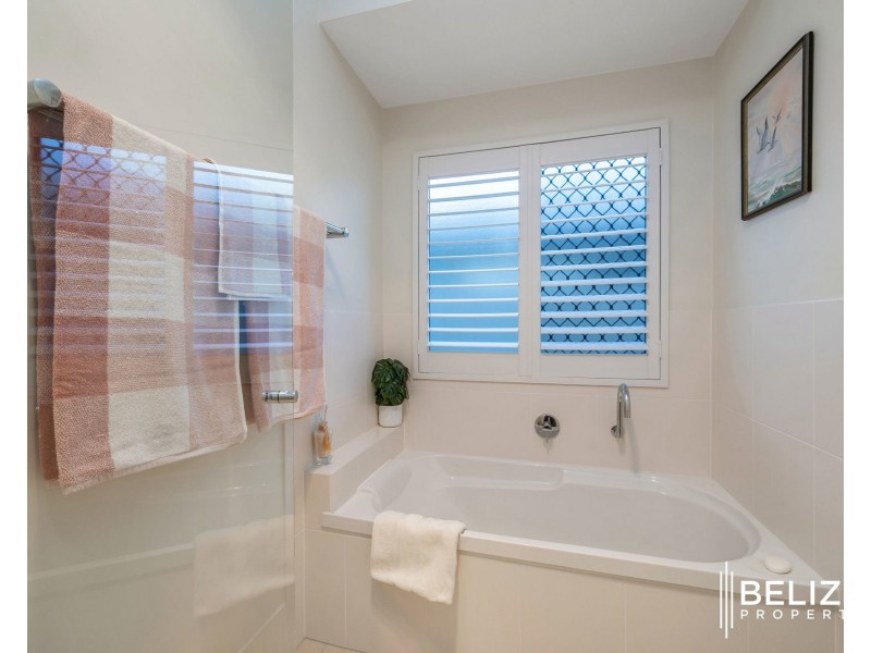 40 Marina Parade, Jacobs Well QLD 4208