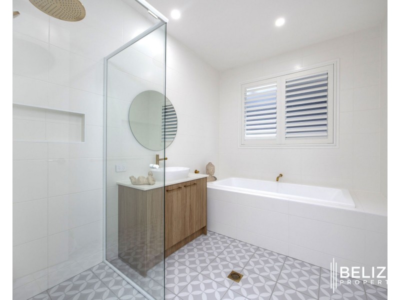 44 Hamilton Drive, Jacobs Well QLD 4208