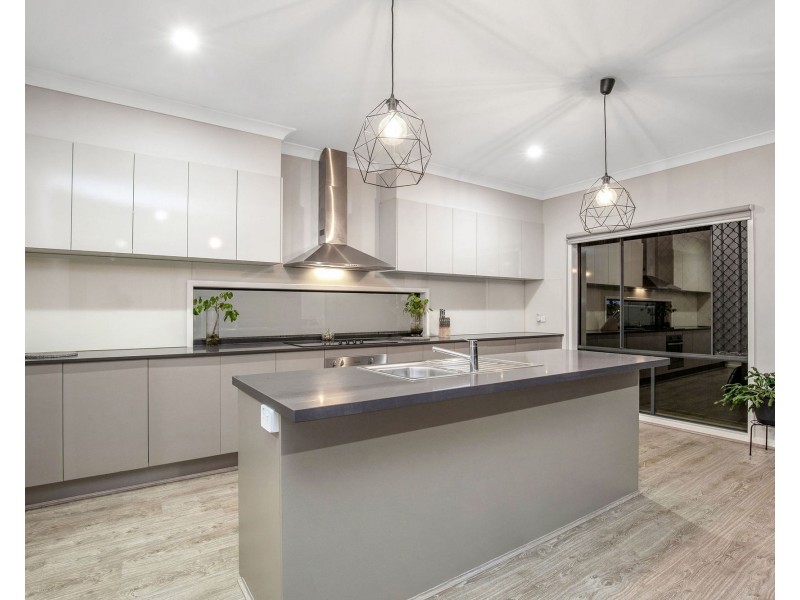 23 Esplanade, Jacobs Well QLD 4208