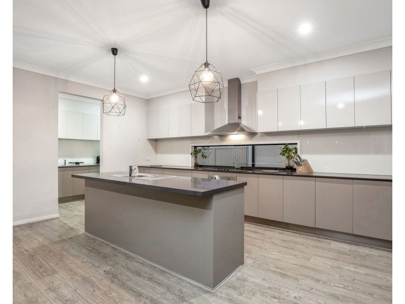 23 Esplanade, Jacobs Well QLD 4208