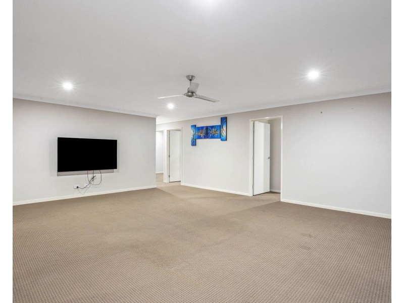 23 Esplanade, Jacobs Well QLD 4208