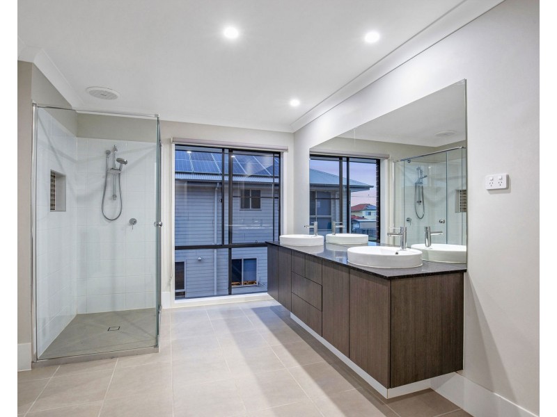 23 Esplanade, Jacobs Well QLD 4208