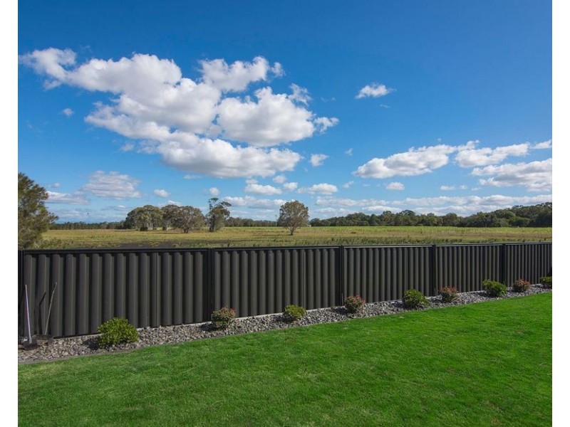 23 Esplanade, Jacobs Well QLD 4208