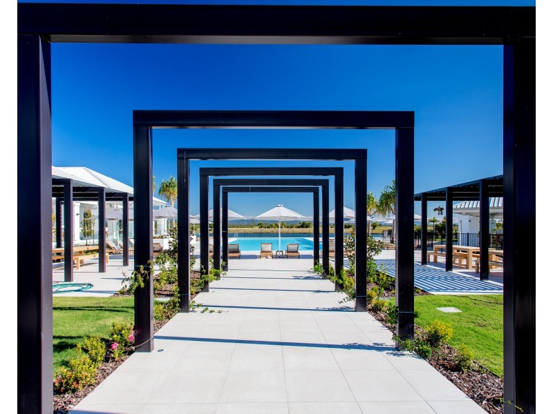 98 Paradise Parade, Jacobs Well QLD 4208