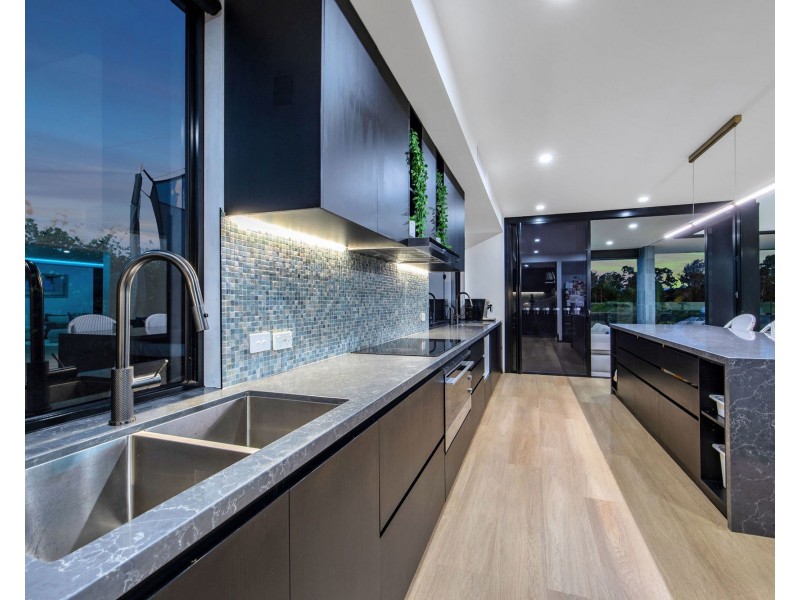 85 Marina Parade, Jacobs Well QLD 4208