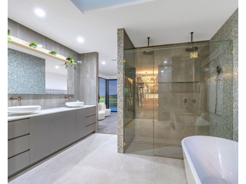 85 Marina Parade, Jacobs Well QLD 4208