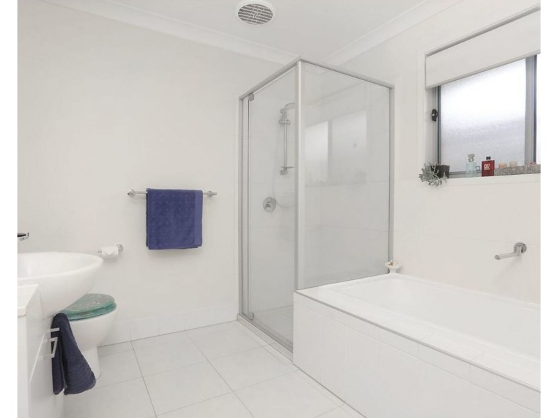 51 Helmore Road, Jacobs Well QLD 4208