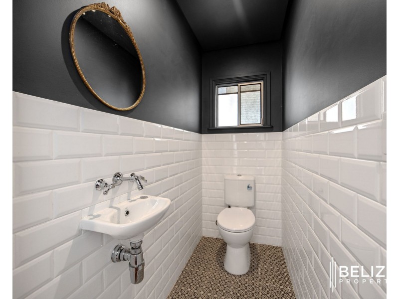 7 Larwon Terrace, Southport QLD 4215