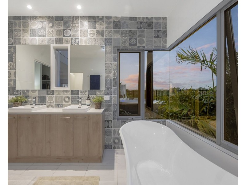 107 Harbour Boulevard, Jacobs Well QLD 4208