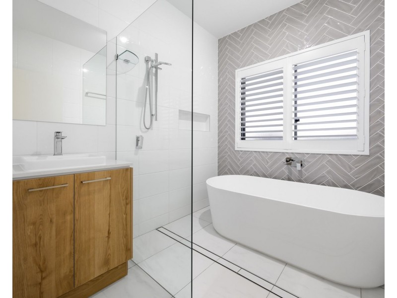 107 Harbour Boulevard, Jacobs Well QLD 4208
