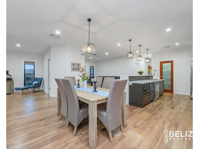 26 Ravensbourne Circuit, Waterford QLD 4133