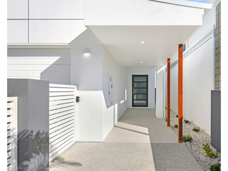 60 Marina Parade, Jacobs Well QLD 4208