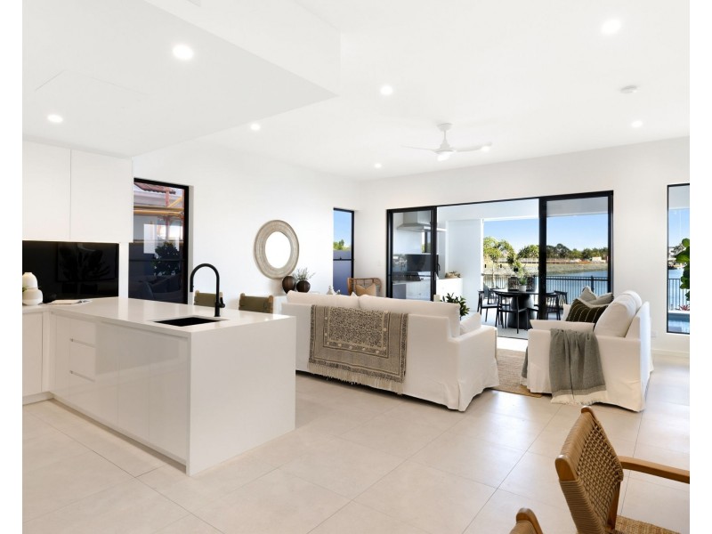 60 Marina Parade, Jacobs Well QLD 4208
